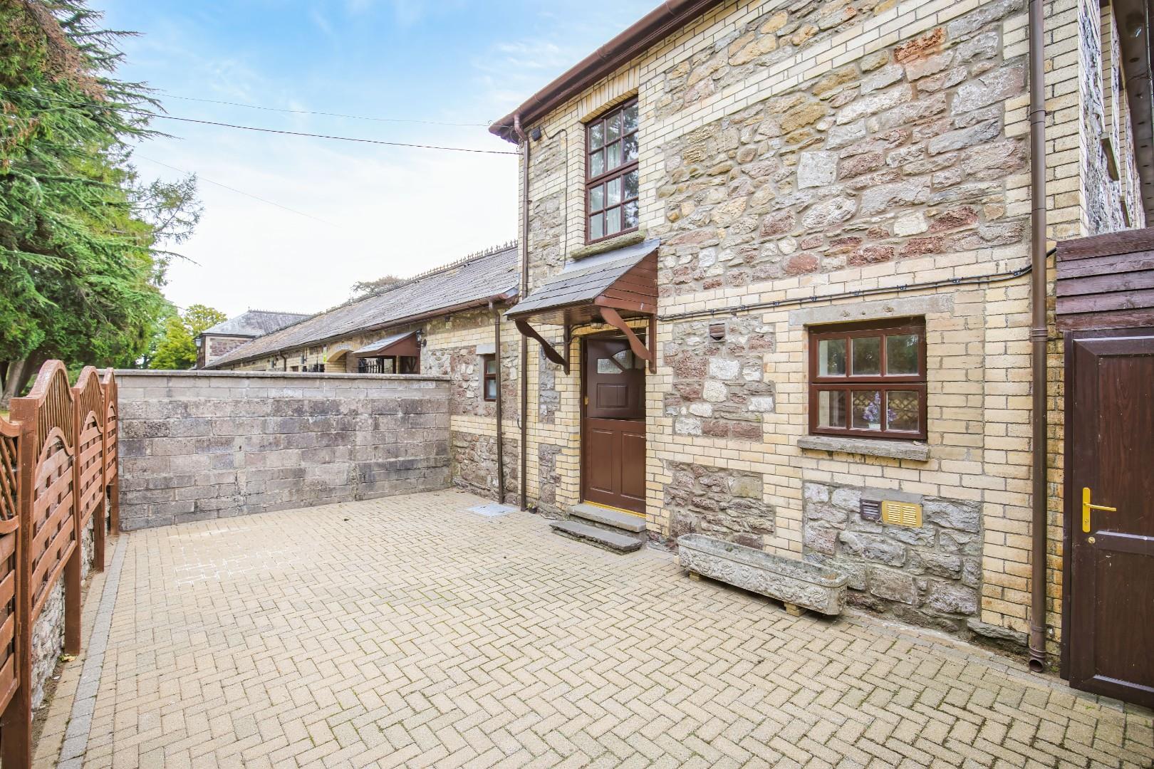 Henstaff Mews, Llantrisant Road, Groesfaen, Pontyclun, Rhondda Cynon Taff, CF72 8NG